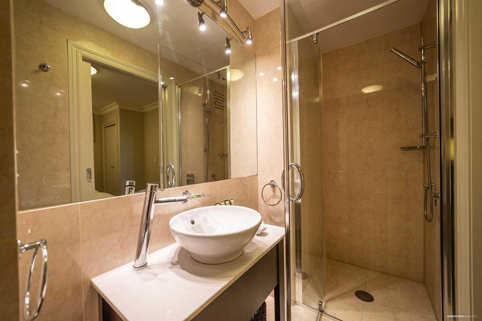 The Beacon - Luxe Studio Unit Queenstown Bagian luar foto